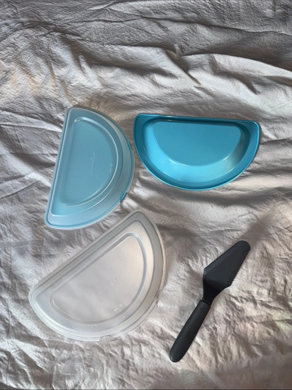 Pampered Chef Ceramic Bake Dish with Lids and Server - White and Aqua Trim